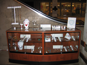 Mall Jewelry Display2